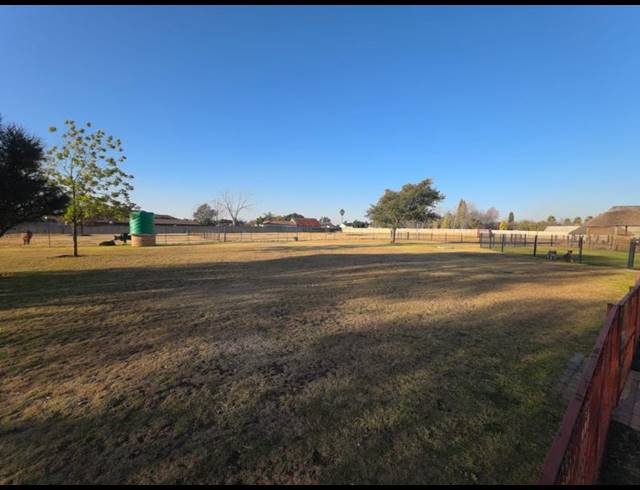 LAND FOR SALE IN BREDELL